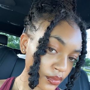 Meet your Posher, Shayla